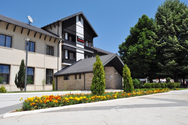 Hotel Komovi (Berane)